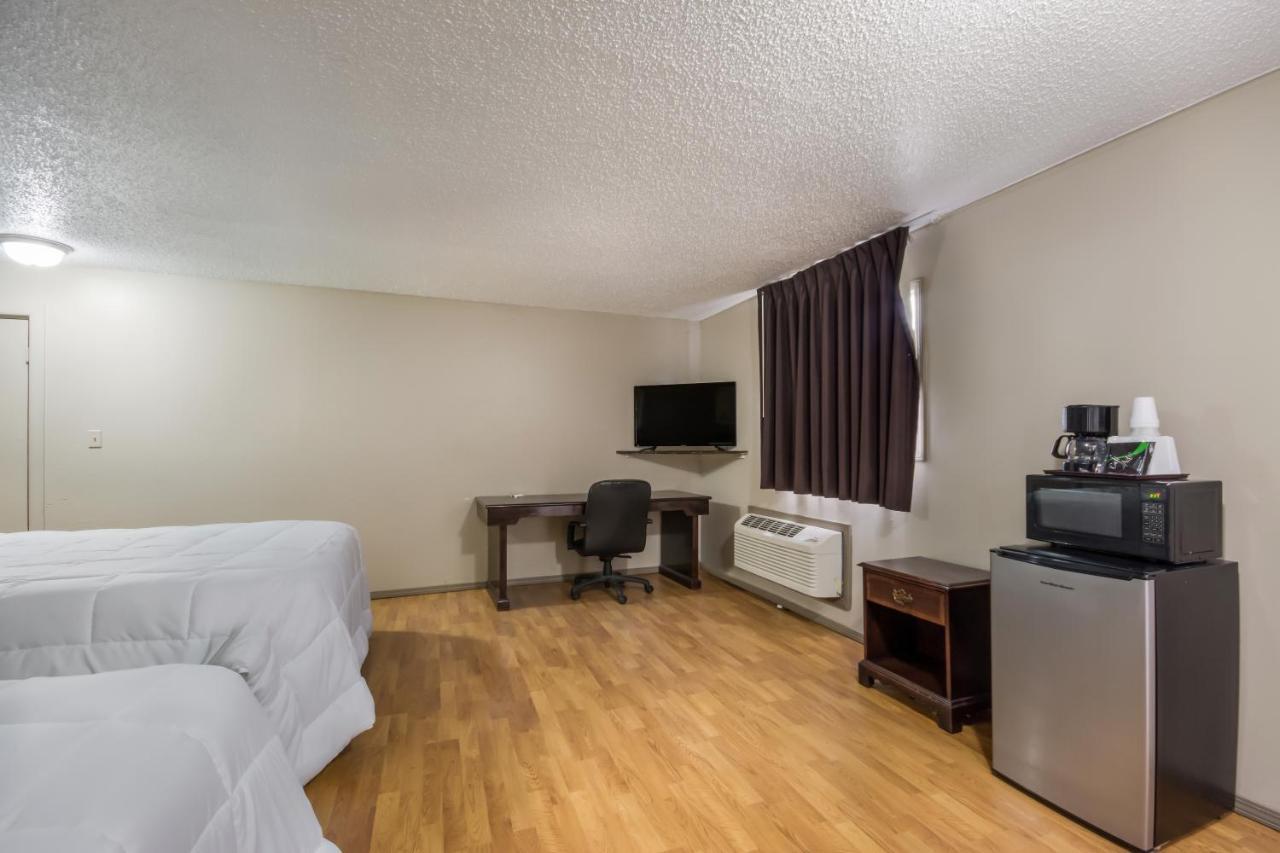 Americas Best Value Inn Woodward At 8Th St Exterior photo