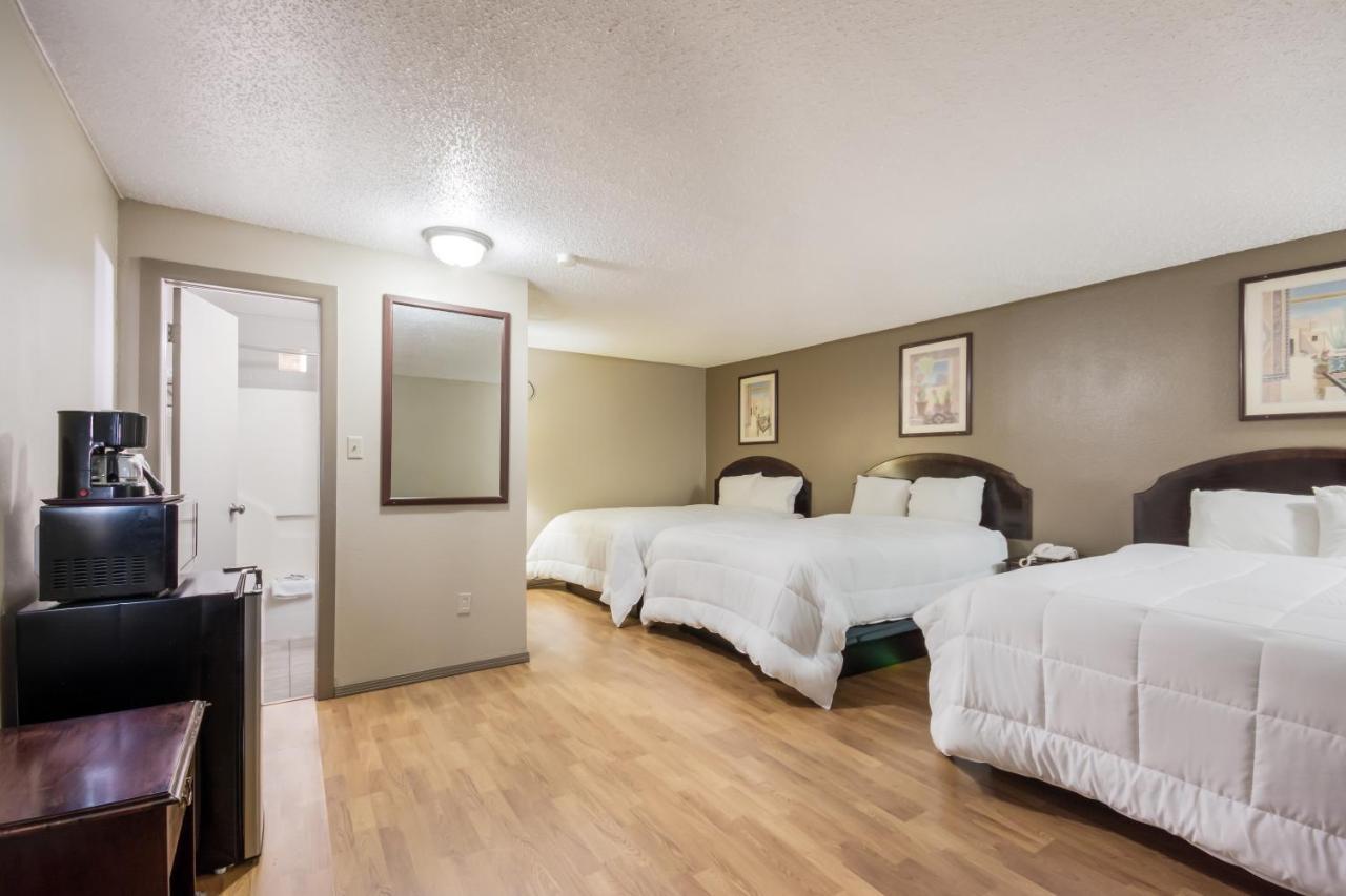 Americas Best Value Inn Woodward At 8Th St Exterior photo